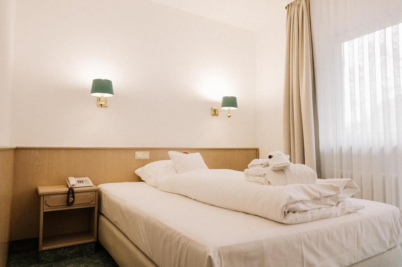 Landhotel Waldhaus Laubach  Ngoại thất bức ảnh