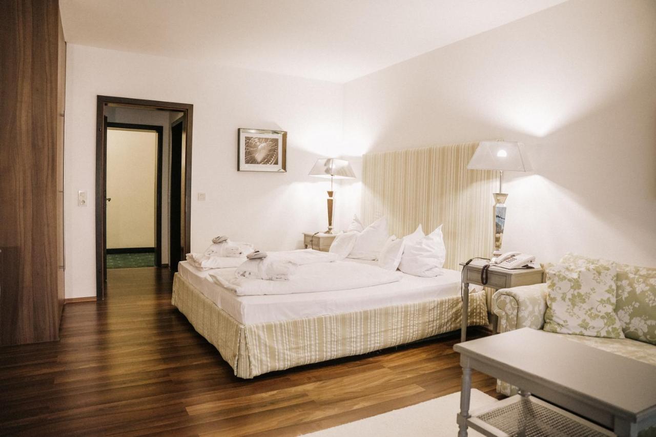 Landhotel Waldhaus Laubach  Ngoại thất bức ảnh