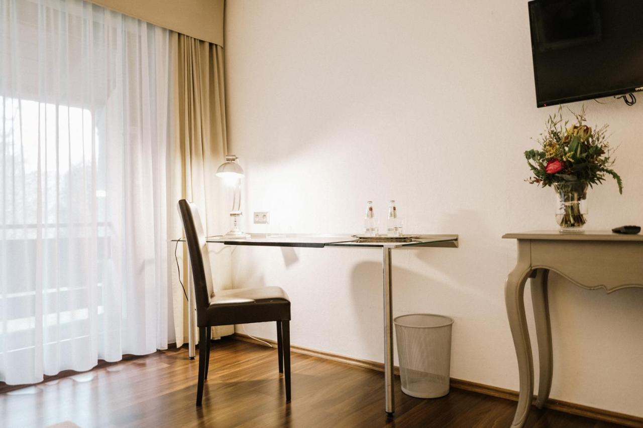 Landhotel Waldhaus Laubach  Ngoại thất bức ảnh