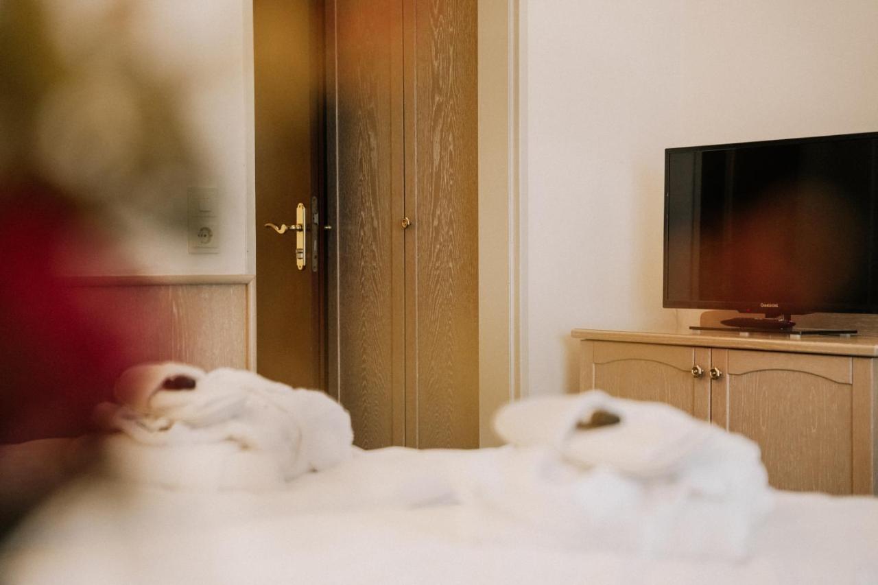 Landhotel Waldhaus Laubach  Ngoại thất bức ảnh