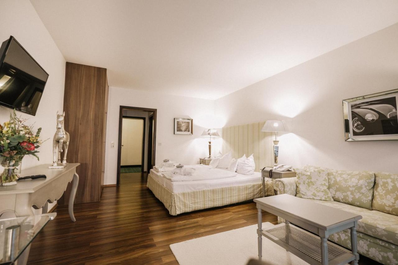 Landhotel Waldhaus Laubach  Ngoại thất bức ảnh